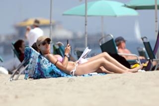 Elsa Pataky feet photo thumbnail