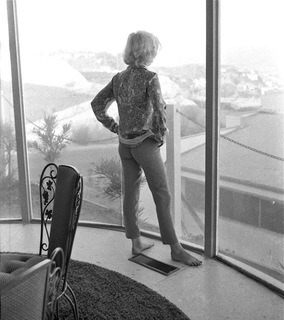 Marilyn Monroe feet photo thumbnail