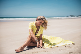 Elsa Pataky feet photo thumbnail