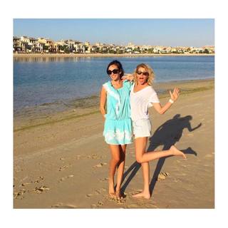 Alessia Marcuzzi feet photo thumbnail