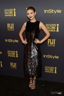 Victoria Justice feet photo thumbnail