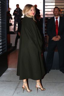 Sienna Miller feet photo thumbnail