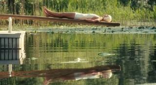 Keira Knightley feet photo thumbnail