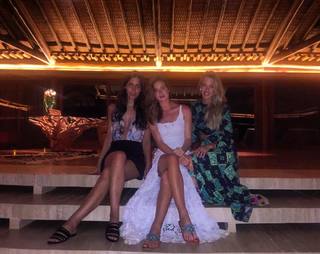 Marina Ruy Barbosa feet photo thumbnail