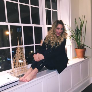 Lele Pons feet photo thumbnail