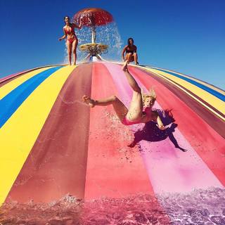 Lele Pons feet photo thumbnail