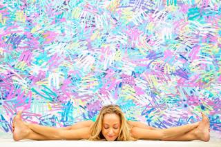 Kino MacGregor feet photo thumbnail