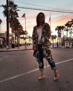 Anitta feet photo thumbnail