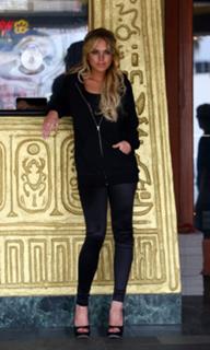 Lindsay Lohan feet photo thumbnail