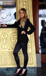 Lindsay Lohan feet photo thumbnail
