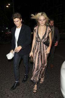 Pixie Lott feet photo thumbnail