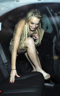 Lindsay Lohan feet photo thumbnail