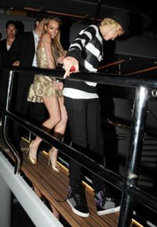 Lindsay Lohan feet photo thumbnail