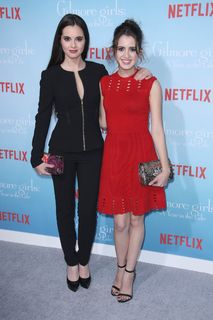 Laura Marano feet photo thumbnail