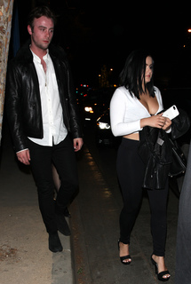 Ariel Winter feet photo thumbnail