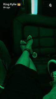 Kylie Jenner feet photo thumbnail