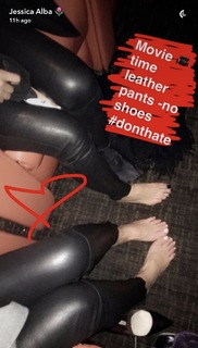 Jessica Alba feet photo thumbnail