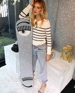 Chiara Ferragni feet photo thumbnail