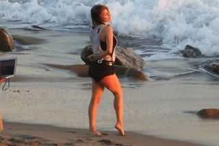 Fergie feet photo thumbnail