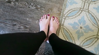 Brittani Taylor feet photo thumbnail