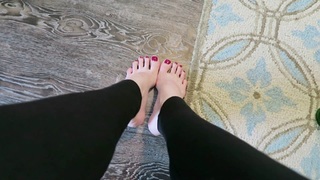 Brittani Taylor feet photo thumbnail