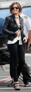Cheryl feet photo thumbnail