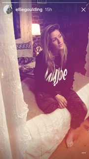 Ellie Goulding feet photo thumbnail