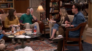 Kaley Cuoco feet photo thumbnail