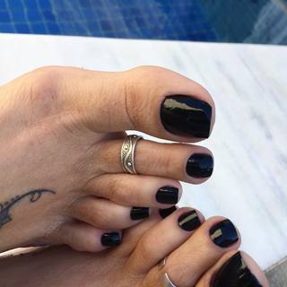 Karin Klemp feet photo thumbnail