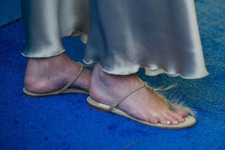 Sharon Stone feet photo thumbnail