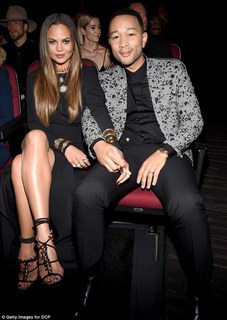 Chrissy Teigen feet photo thumbnail