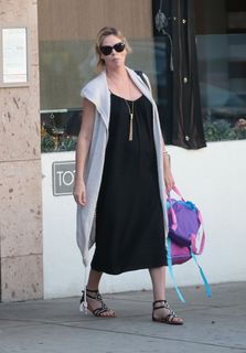 Charlize Theron feet photo thumbnail