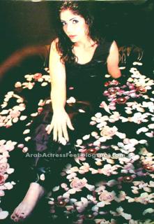 Mona Zaki feet photo 4