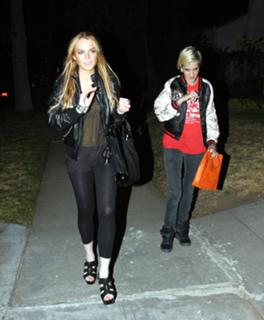 Lindsay Lohan feet photo thumbnail