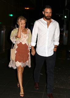 Kylie Minogue feet photo thumbnail