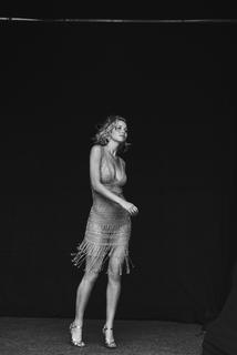 Jennifer Lawrence feet photo thumbnail
