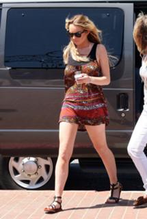 Lindsay Lohan feet photo thumbnail