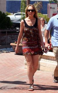 Lindsay Lohan feet photo thumbnail