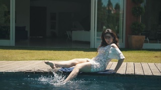 Kéfera Buchmann feet photo thumbnail