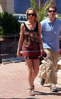 Lindsay Lohan feet photo thumbnail