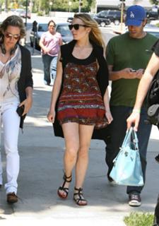 Lindsay Lohan feet photo thumbnail
