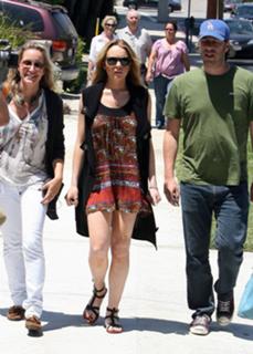 Lindsay Lohan feet photo thumbnail