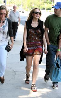Lindsay Lohan feet photo thumbnail