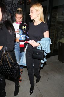 Sofia Richie feet photo thumbnail