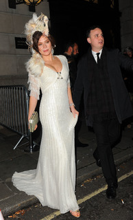 Anna Friel feet photo thumbnail