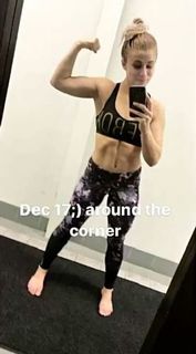 Paige VanZant feet photo thumbnail