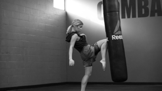 Paige VanZant feet photo thumbnail