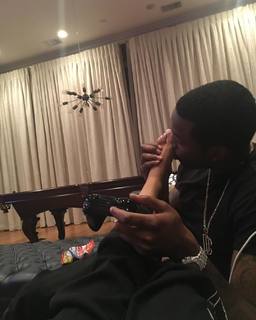 Nicki Minaj feet photo thumbnail