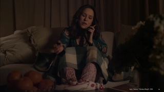 Lacey Chabert feet photo thumbnail