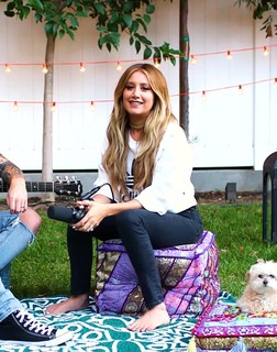 Ashley Tisdale feet photo thumbnail